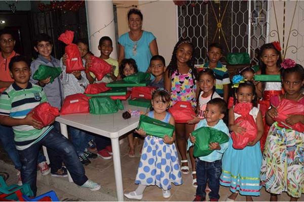 Entrega de regalos de la Fundación Pepe Vives de Andréis