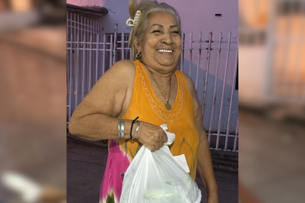 Actividad de entrega de alimentos en el barrio San Fernando